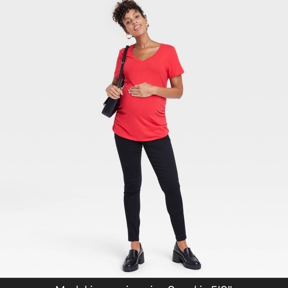 Short Sleeve V-Neck Maternity T-Shirt Isabel Maternity by Ingrid & Isabe|Red XS - Picture 5 of 16